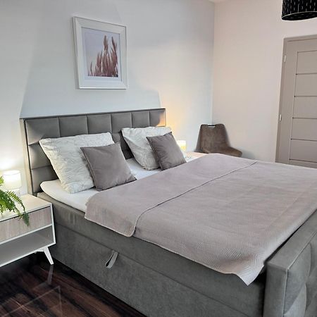 Apartments Sered Sered' Екстериор снимка